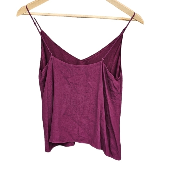 Wilfred Free Adjustable Spaghetti Strap Magenta? Crop tank small - Picture 8 of 9